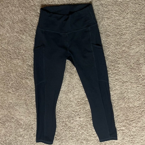 Fabletics Mesh Powerhold Crop Leggings - Picture 1 of 5